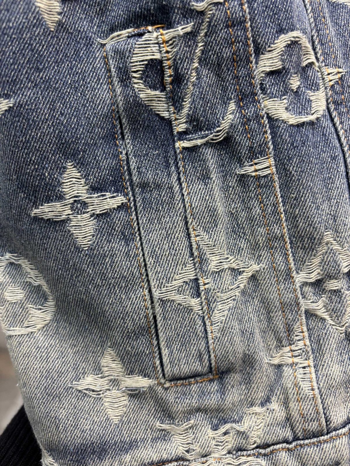 Louis Vuitton Denim Jacket Size S-XL - Image 7