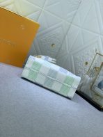 Louis Vuitton M46373 OnTheGo Shoulder Bags Size 25*19*11cm - Image 3