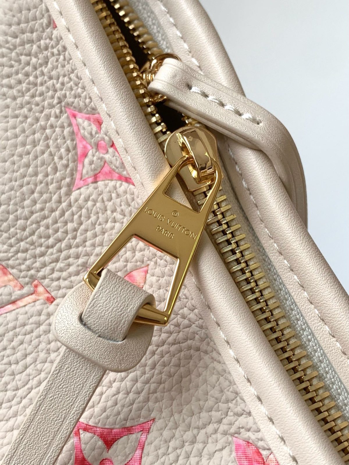 Louis Vuitton M24652 CarryAll Women Bags Size 29*24*12cm - Image 6