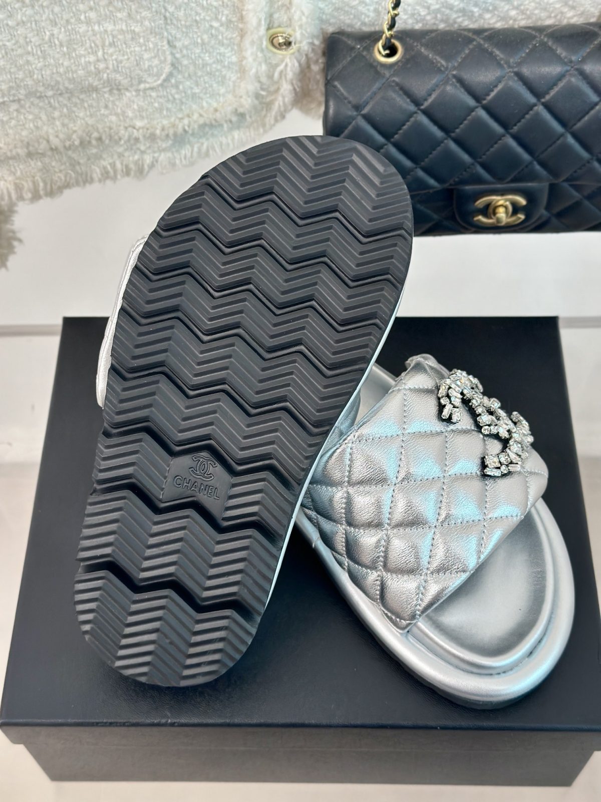 Chanel 2024 New Slippers Size 36-41 - Image 9