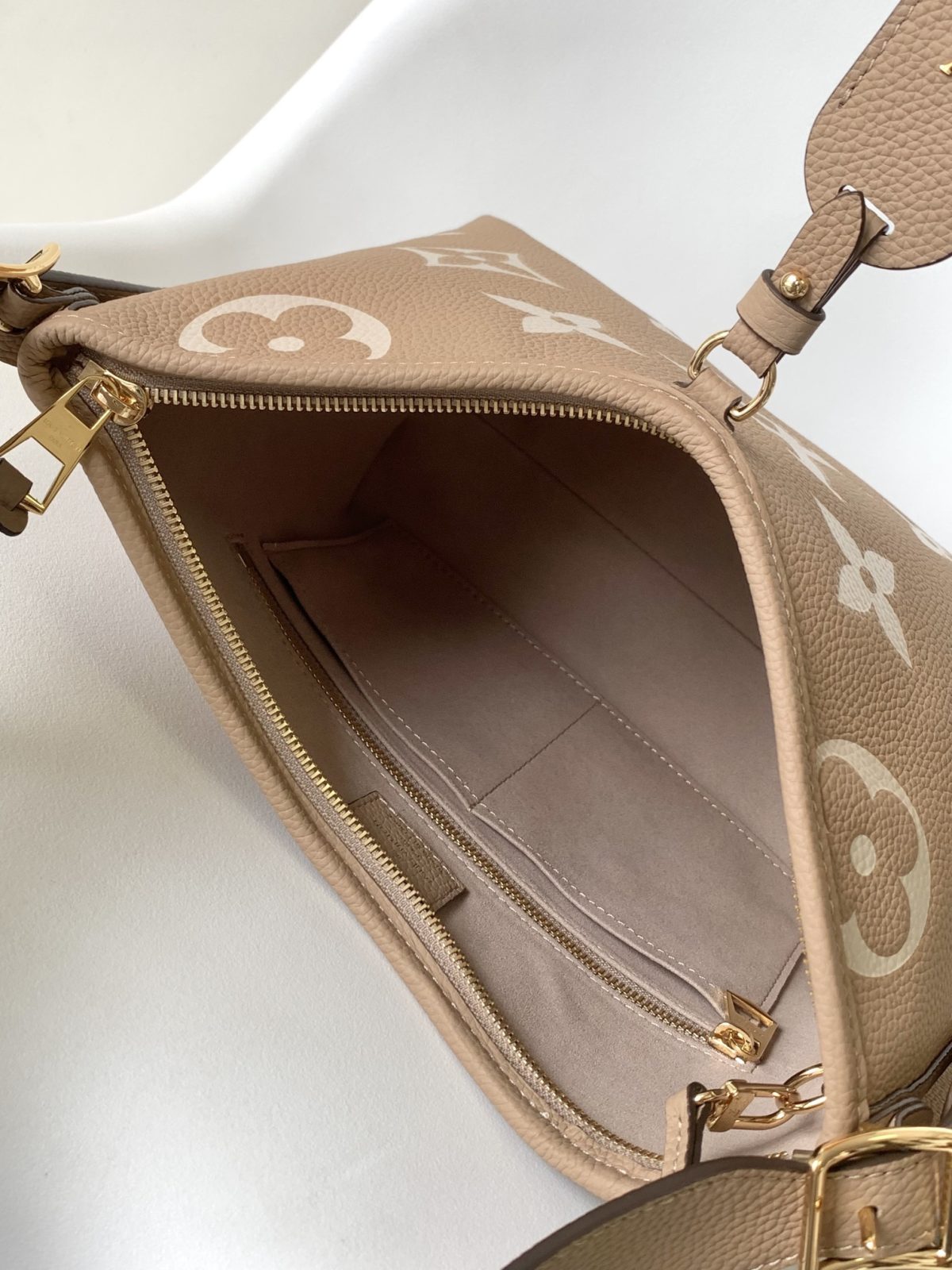 Louis Vuitton M47180 CarryAll Women Bags Size 29*24*12cm - Image 8