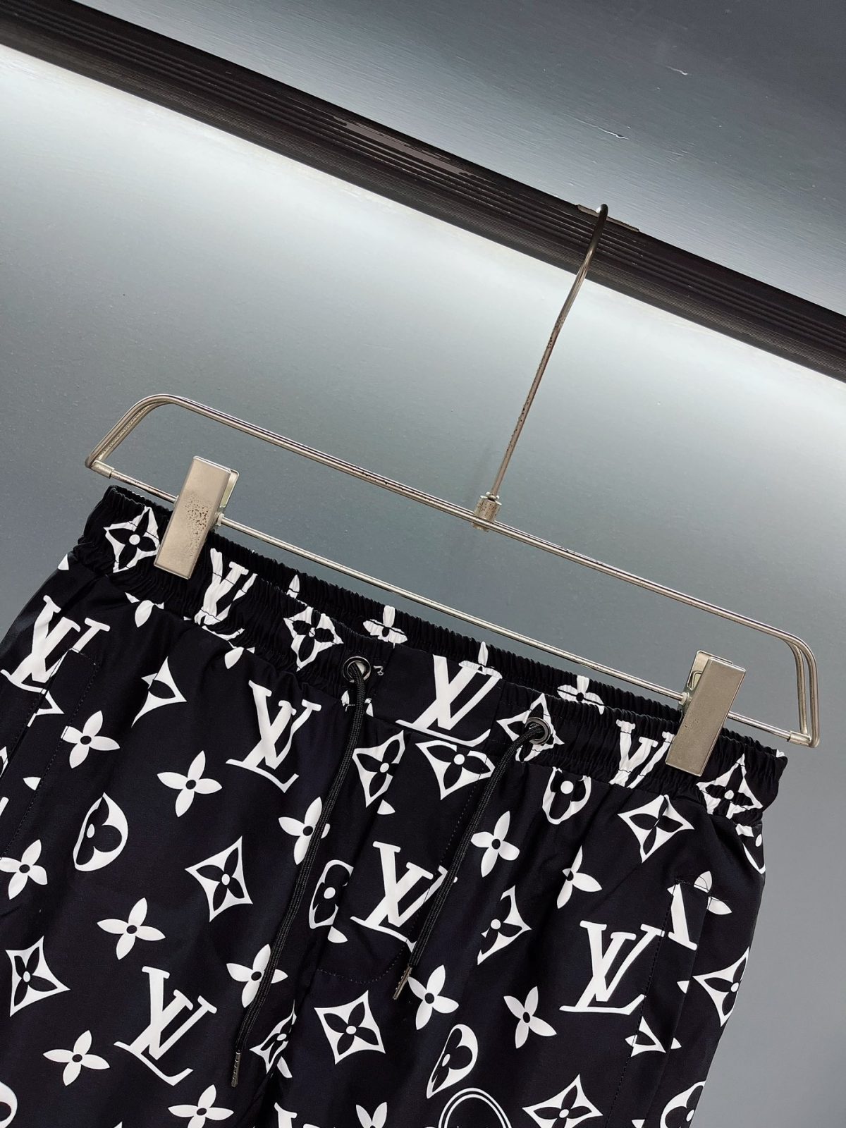 Louis Vuitton Beach Pants Size M-XXXL - Image 5