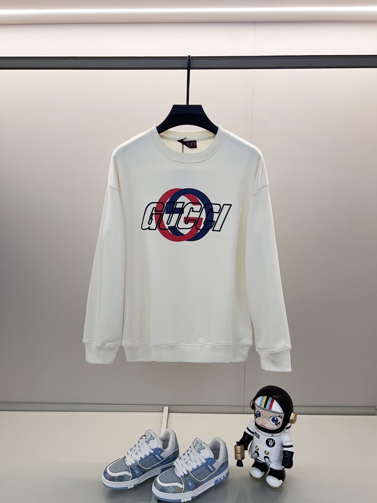 Gucci Unisex Sweatshirt Size S-XL - Image 1