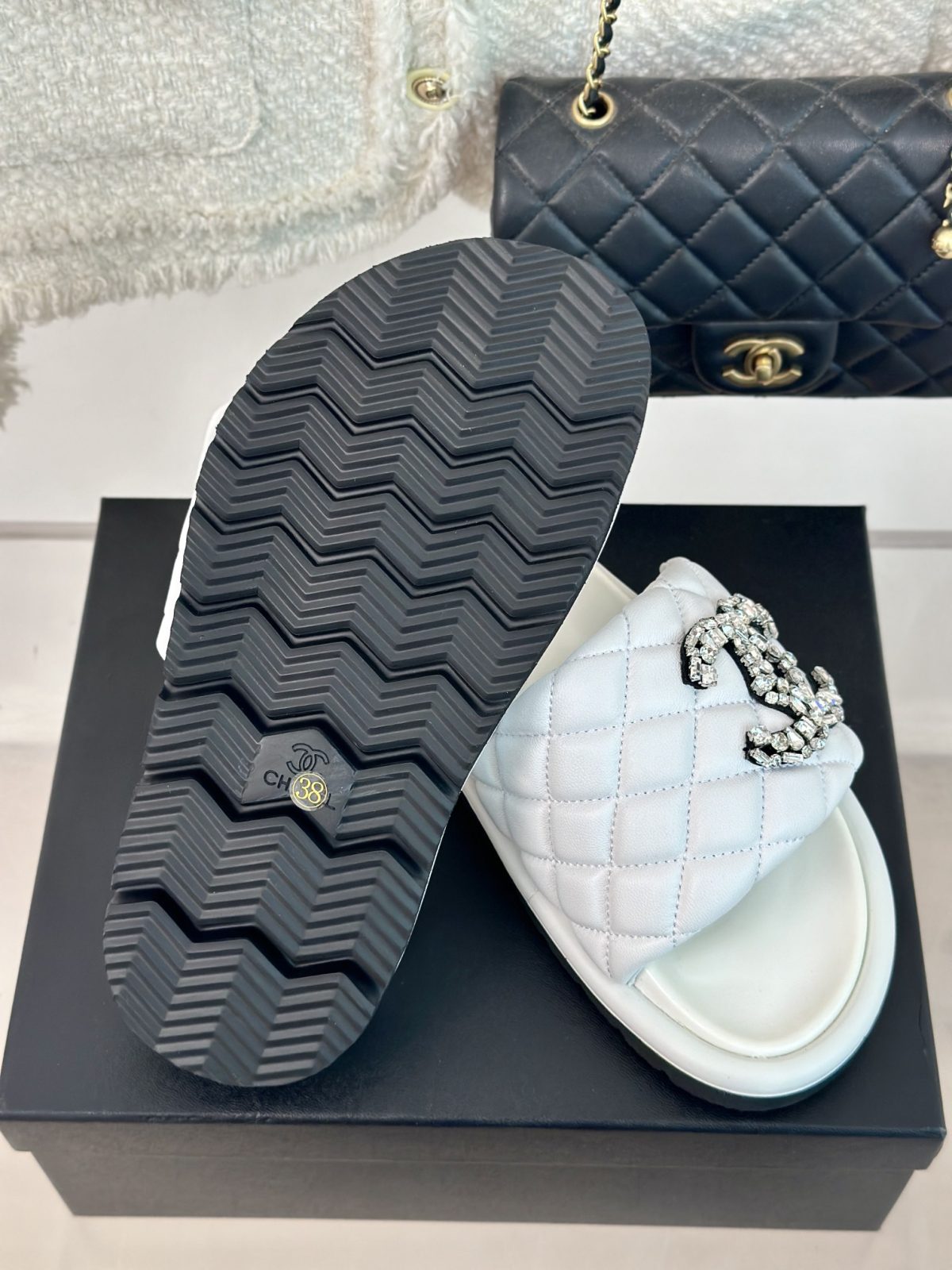 Chanel 2024 New Slippers Size 36-41 - Image 9