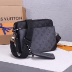 Louis Vuitton M69443 Trio Messenger Men Bags Size 25*18.5*7cm - Image 3