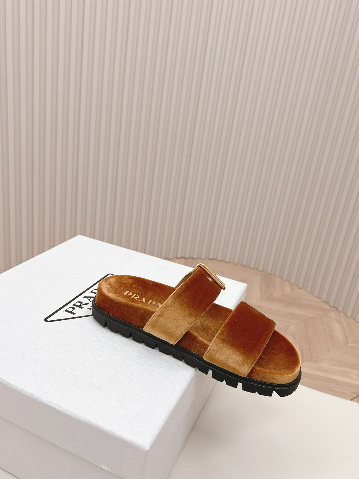 Prada 2024ss Slippers Size 36-40 - Image 4