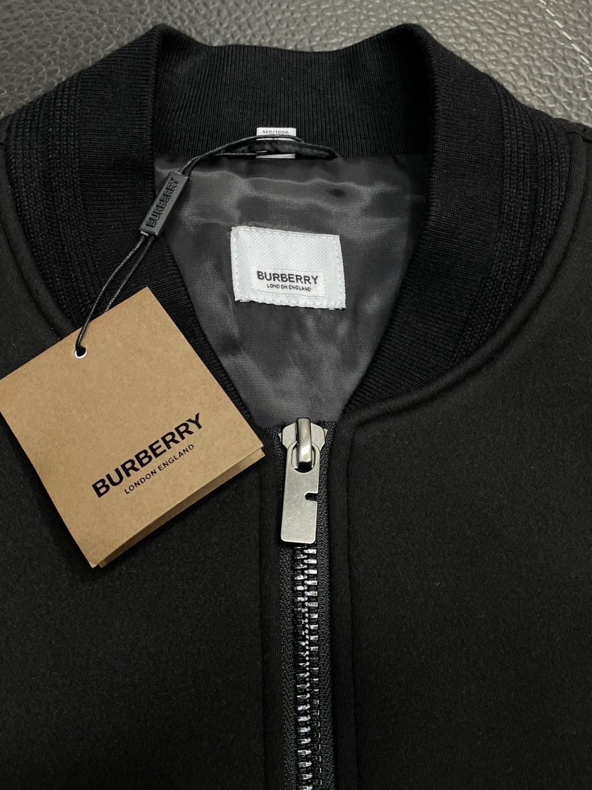 Burberry Unisex Jacket Size M-XXXL - Image 6