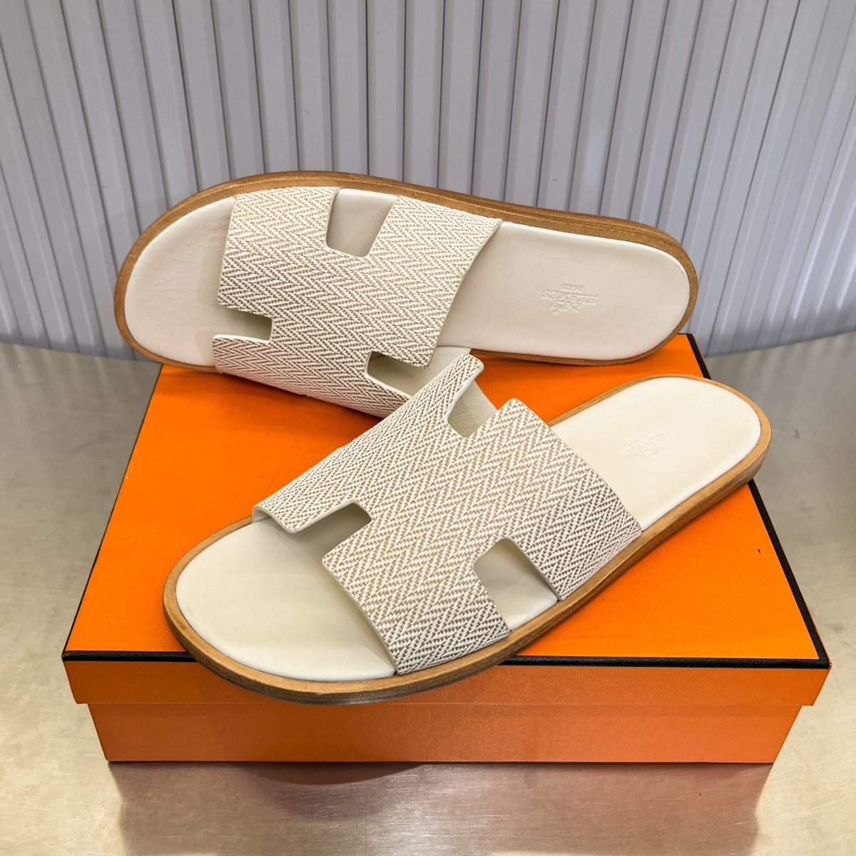 Hermes lzmir Sandals Size 40-45 - Image 3