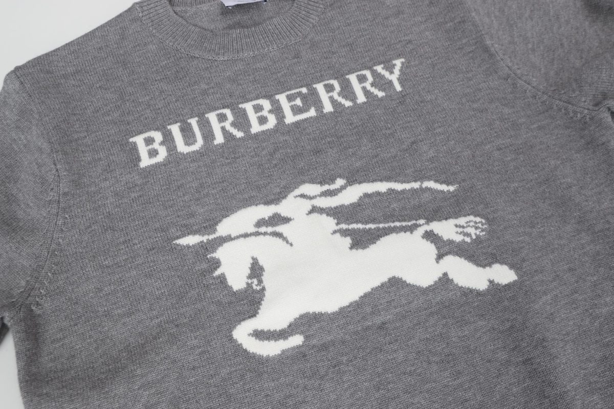 Burberry Unisex Sweatshirt Size S-L - Image 4