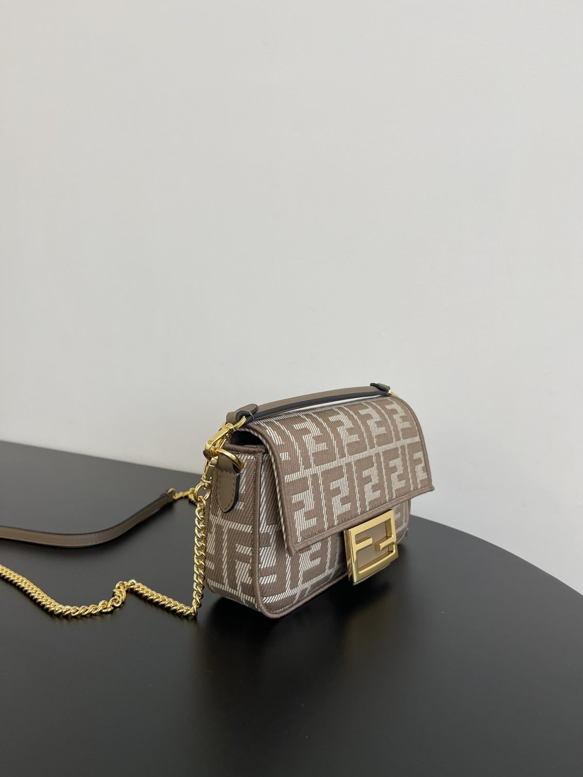 Fendi Baguette Shoulder Bags Small 19*10*4cm - Image 4