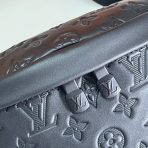 Louis Vuitton M46036 Discovery BumbagMen Bags Size 44*15*9cm - Image 5