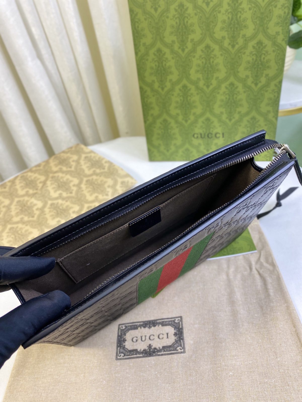 Gucci New GG Supreme Pouch Size 26*20*6cm Style 475316 - Image 7