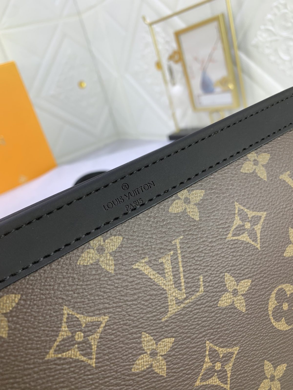 Louis Vuitton M81124 Alpha Wearable Shoulder Bags Size 18*11*6cm - Image 5