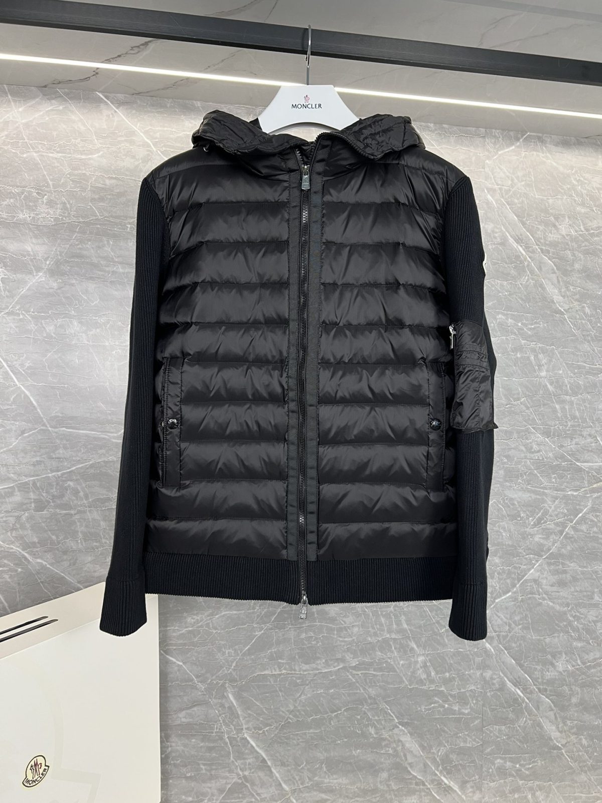 Moncler Men Winter Jacket Size M-3XL - Image 3
