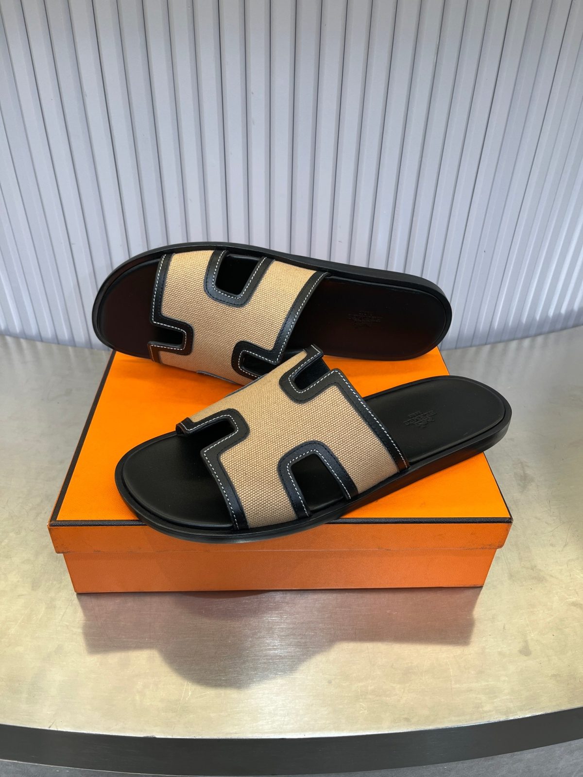Hermes lzmir Sandals Size 40-45 - Image 3