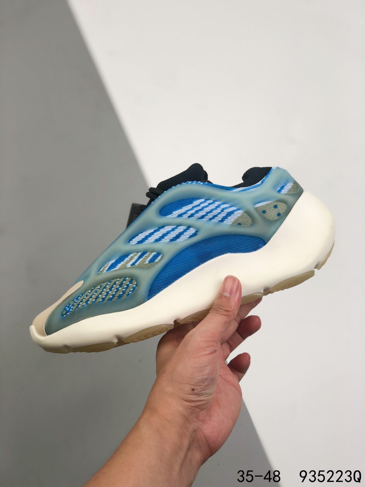 Yeezy 700 V3 Mens/Women's Sneakers Shoes 35 - 48 - Image 3