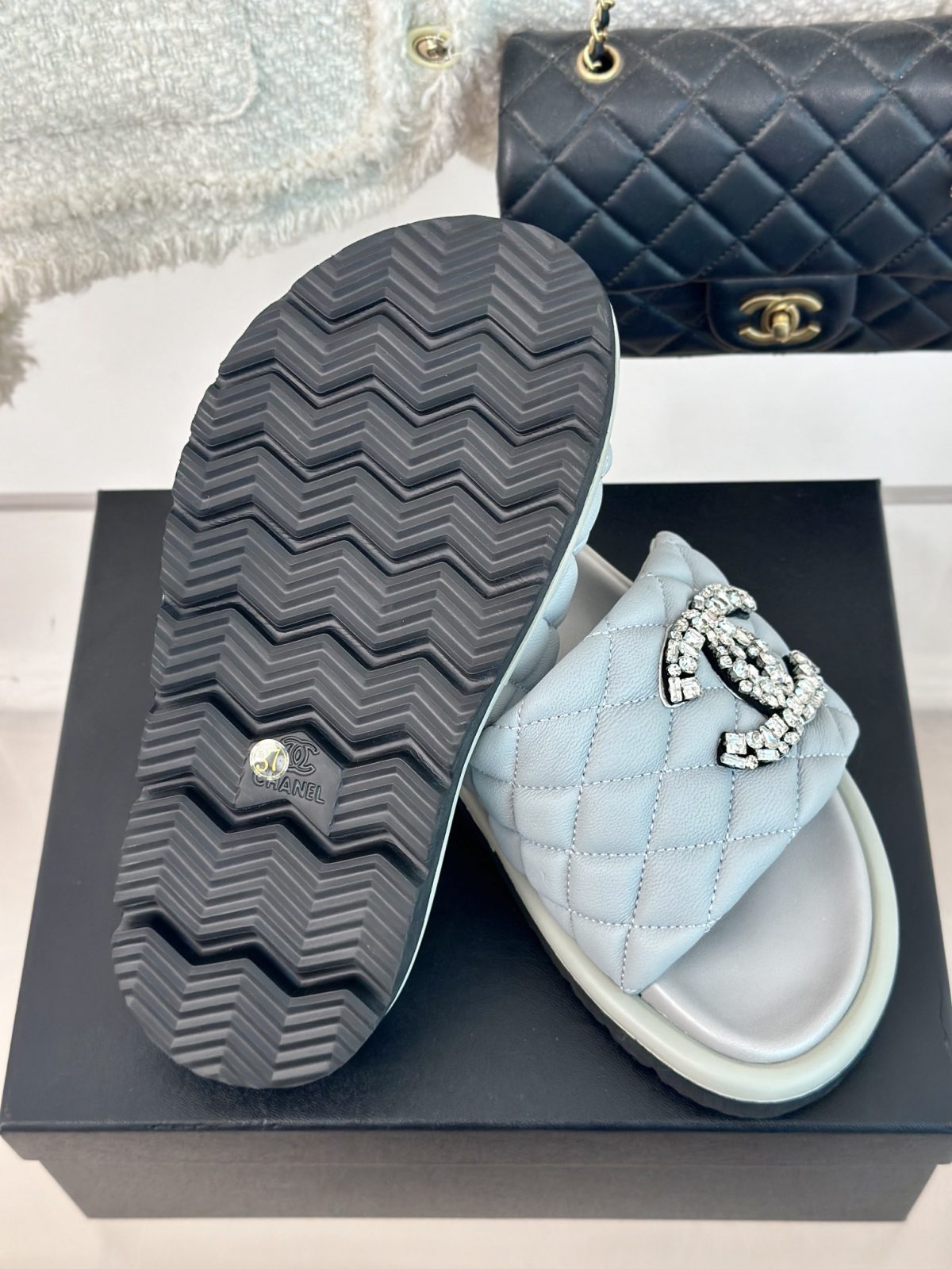 Chanel 2024 New Slippers Size 36-41 - Image 9