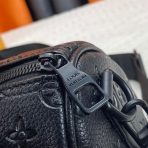 Louis Vuitton Keepall Bandoulière 25 Bags for Men - Image 5