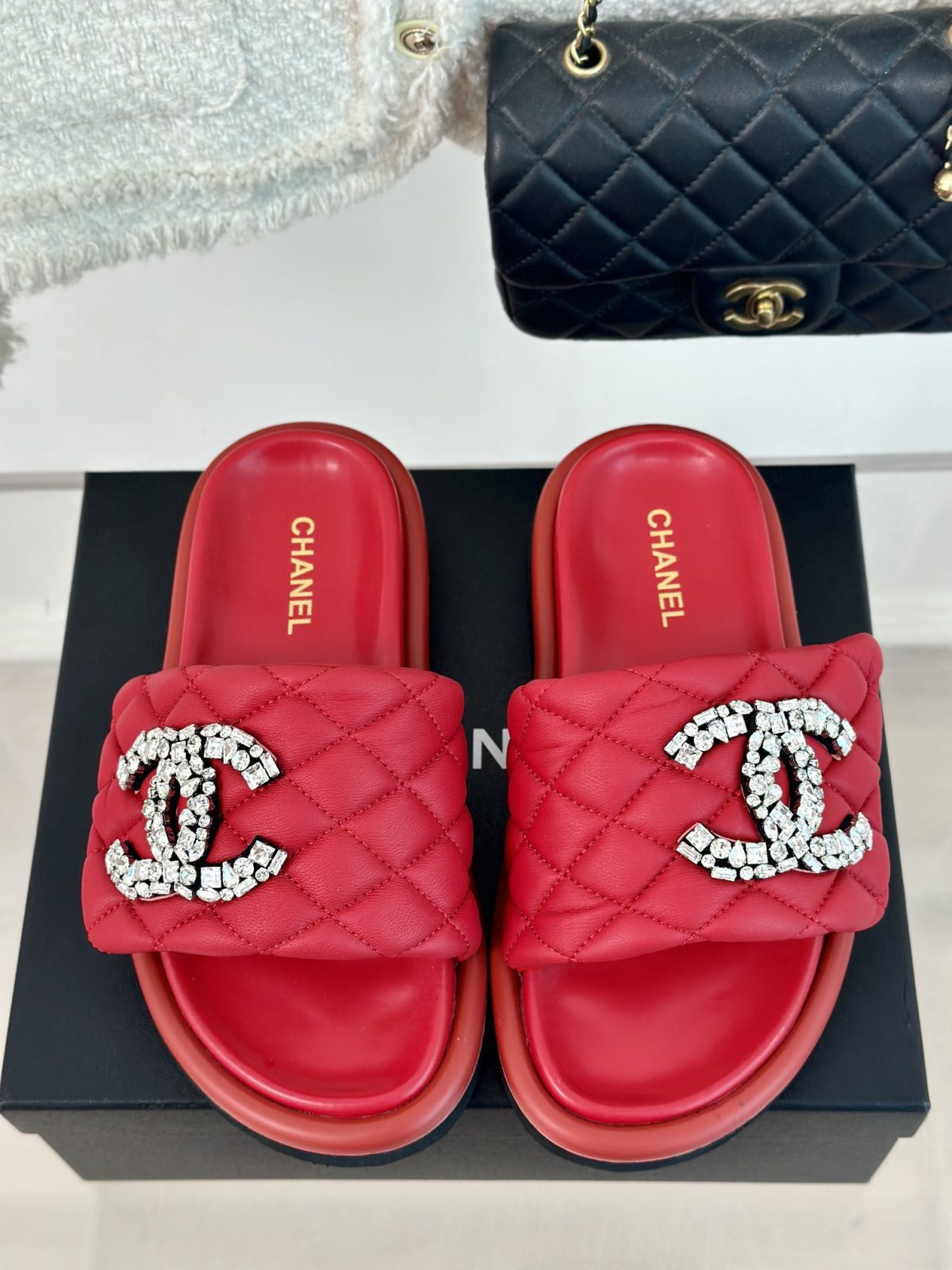 Chanel 2024 New Slippers Size 36-41 - Image 4