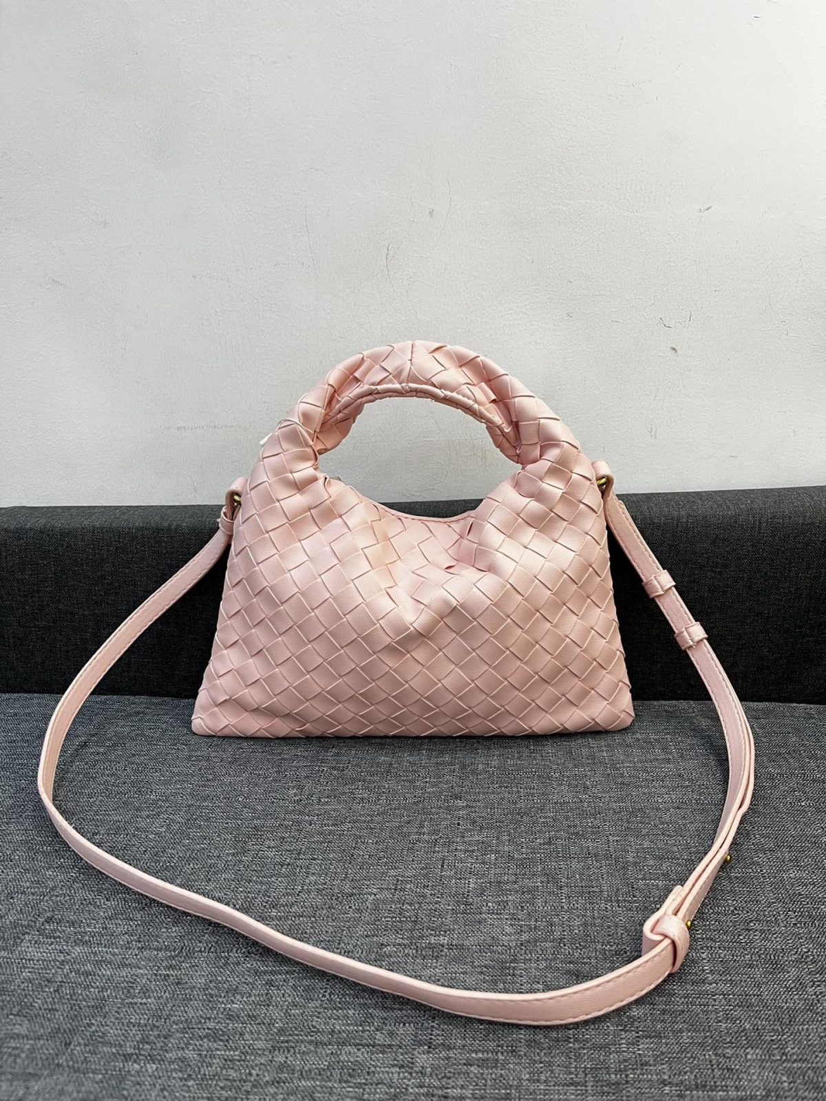 Bottega Veneta HO Shoulder Bags 28*17cm - Image 2