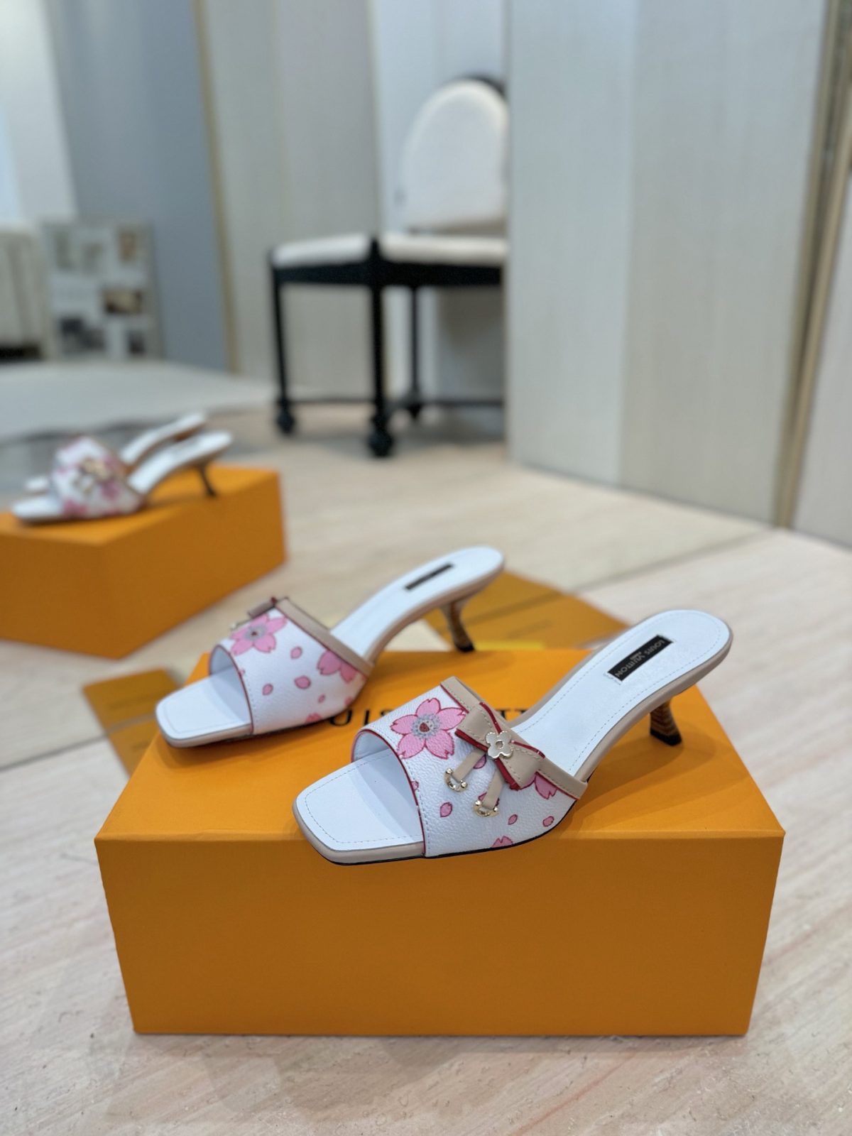 Louis Vuitton LV Archlight Pumps Size 36-41 - Image 2