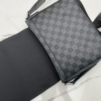 Louis Vuitton N42710 District Men Bags Size 26*20*7cm - Image 8