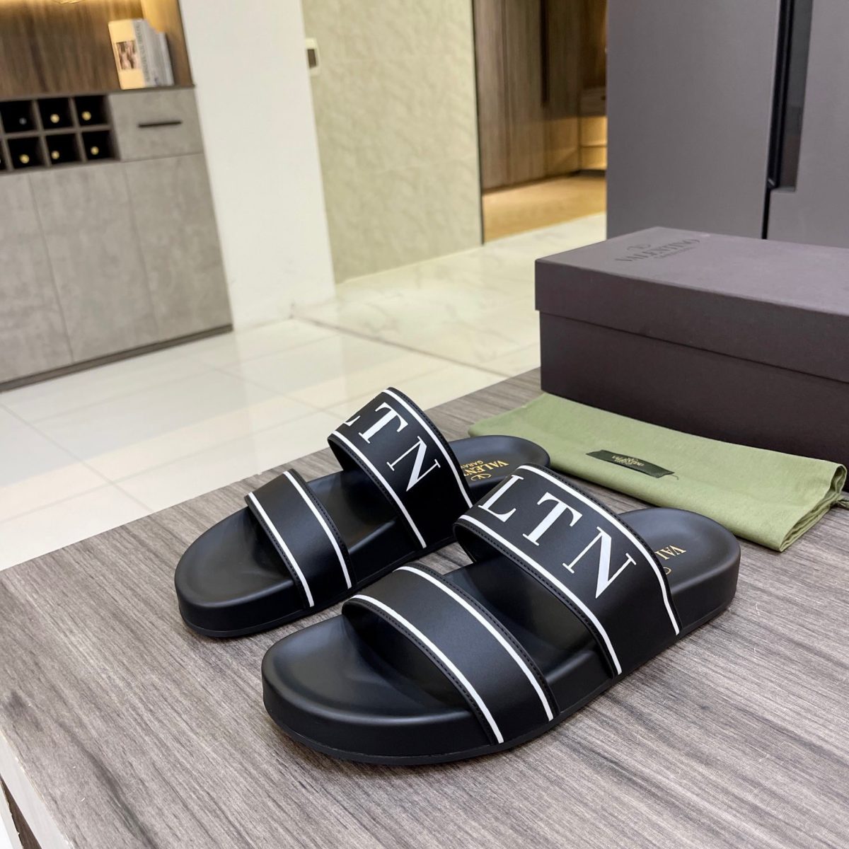 Valentino Slippers for Men Size 39-45 5-Color - Image 1