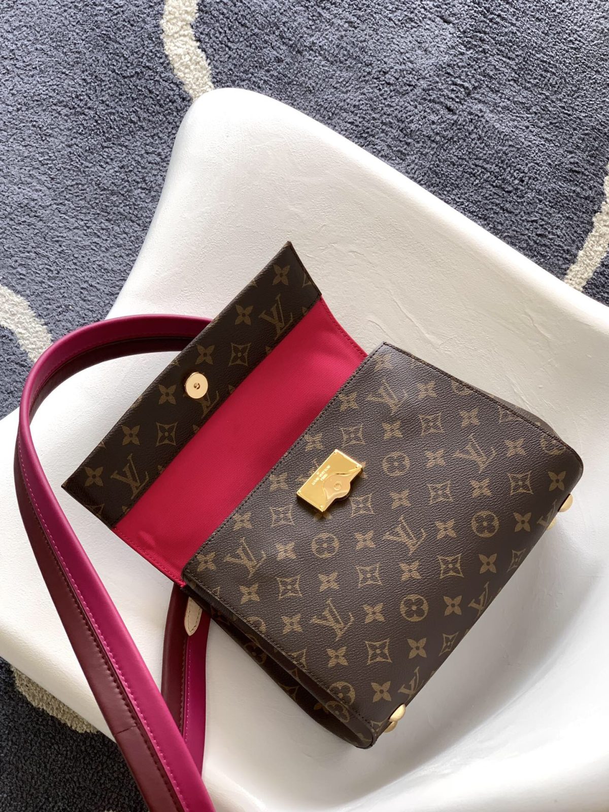 Louis Vuitton M42738 Cluny bb Women Bags Size 28*20*10cm - Image 7