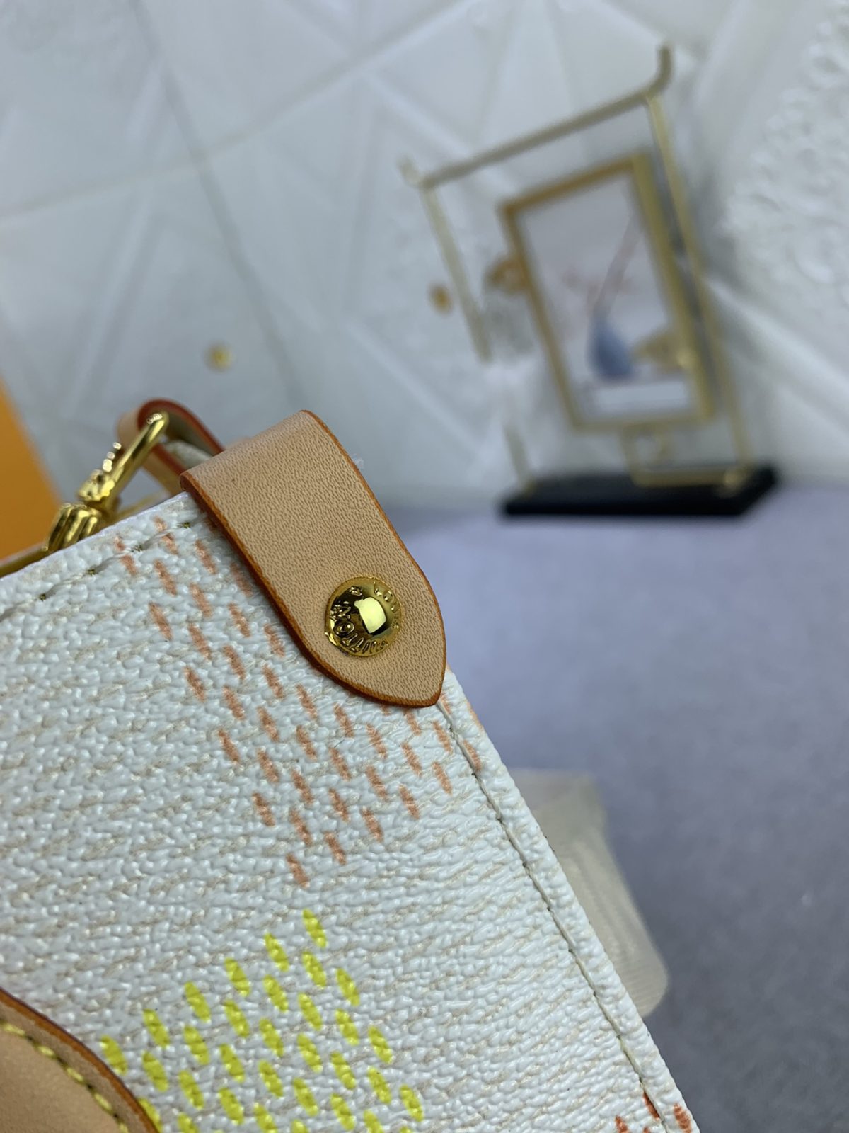 Louis Vuitton M46373 OnTheGo Shoulder Bags Size 25*19*11cm - Image 6