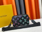 Louis Vuitton M22495 Comet Men Bags Size 21.5*14*7.5cm - Image 5