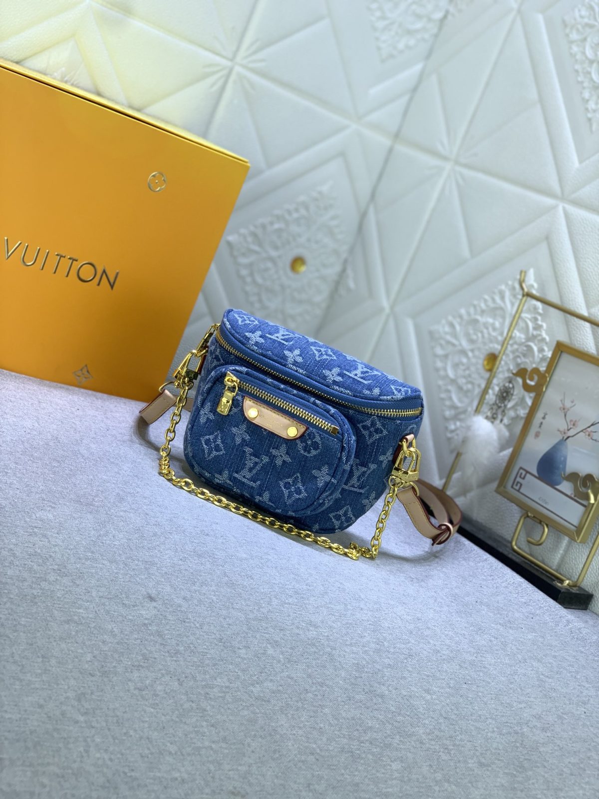 Louis Vuitton M82335 Mini Bumbag Shoulder Bags Size 17*12*9cm - Image 2