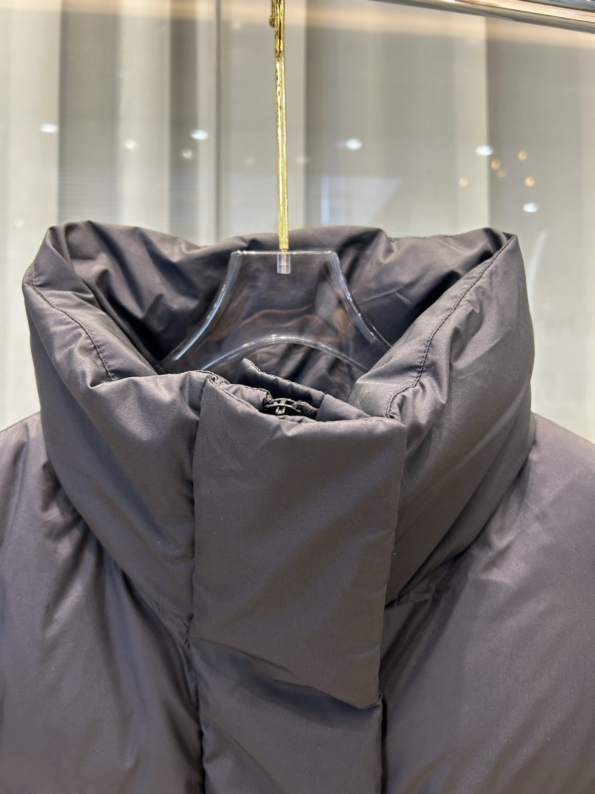 Moncler Women vouglans Winter Jacket Size S-XL - Image 4