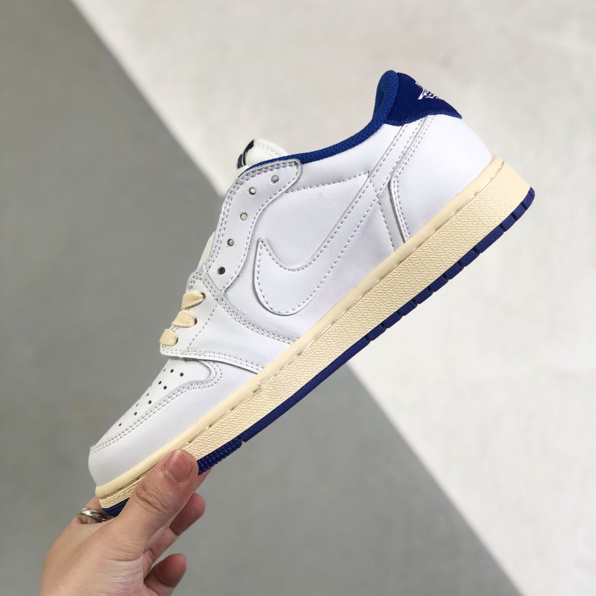Nike Air Jordan 1 x Travis Scott Low Top Sneaker Shoes Gr. 36-46 - Image 3
