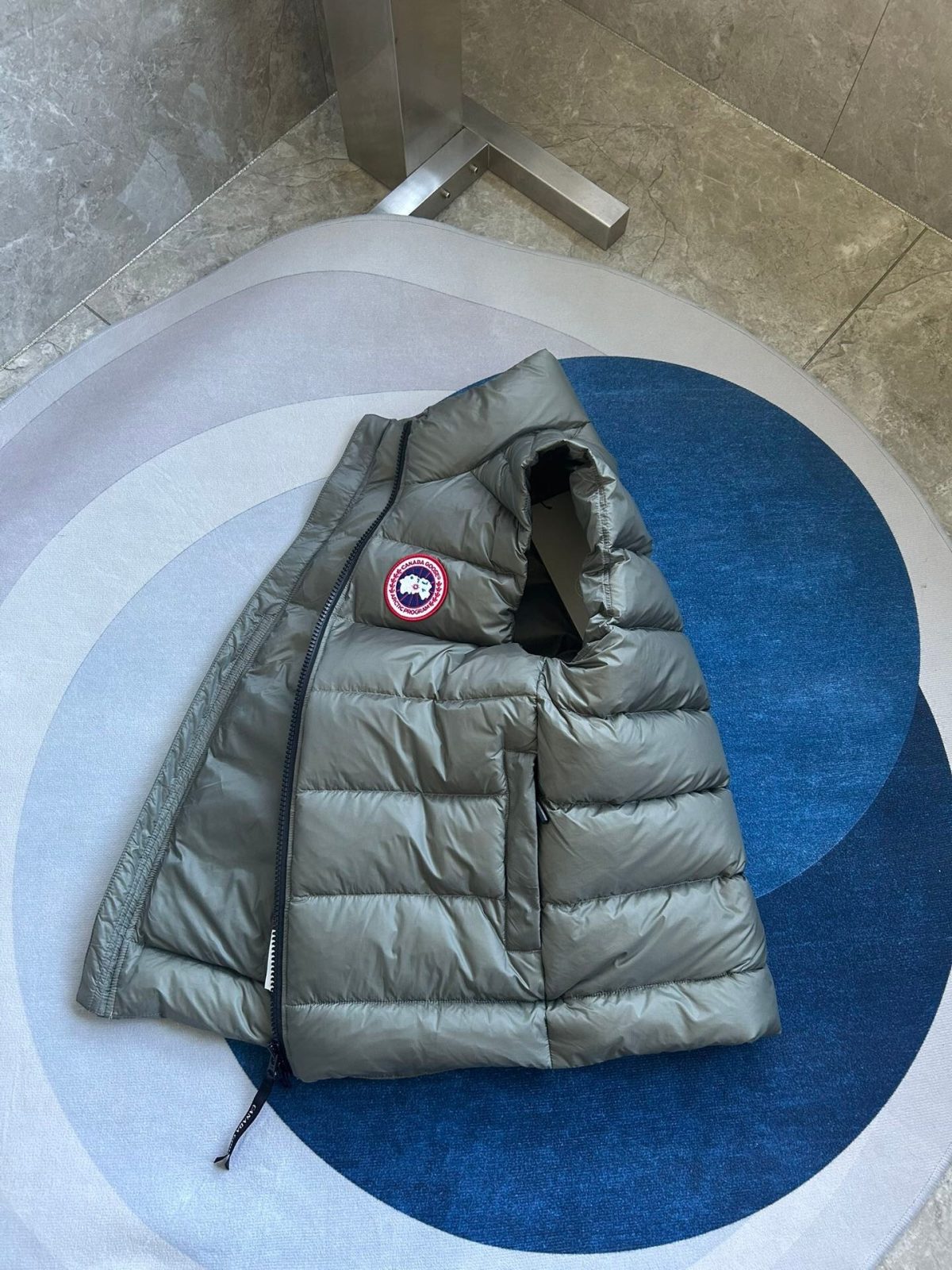 Canada Goose E2229 Crofton Vest-WD Men Winter Vest Size S-XXL - Image 5