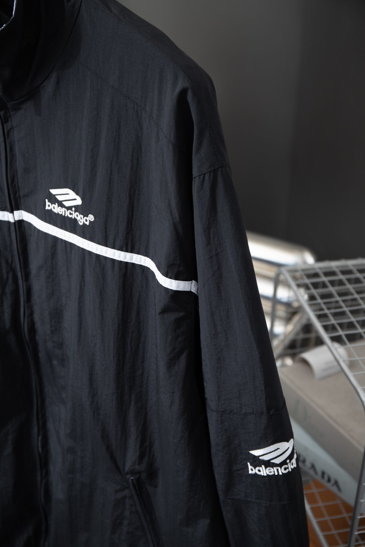 Balenciaga Waterproof jacket Size S-XL - Image 6