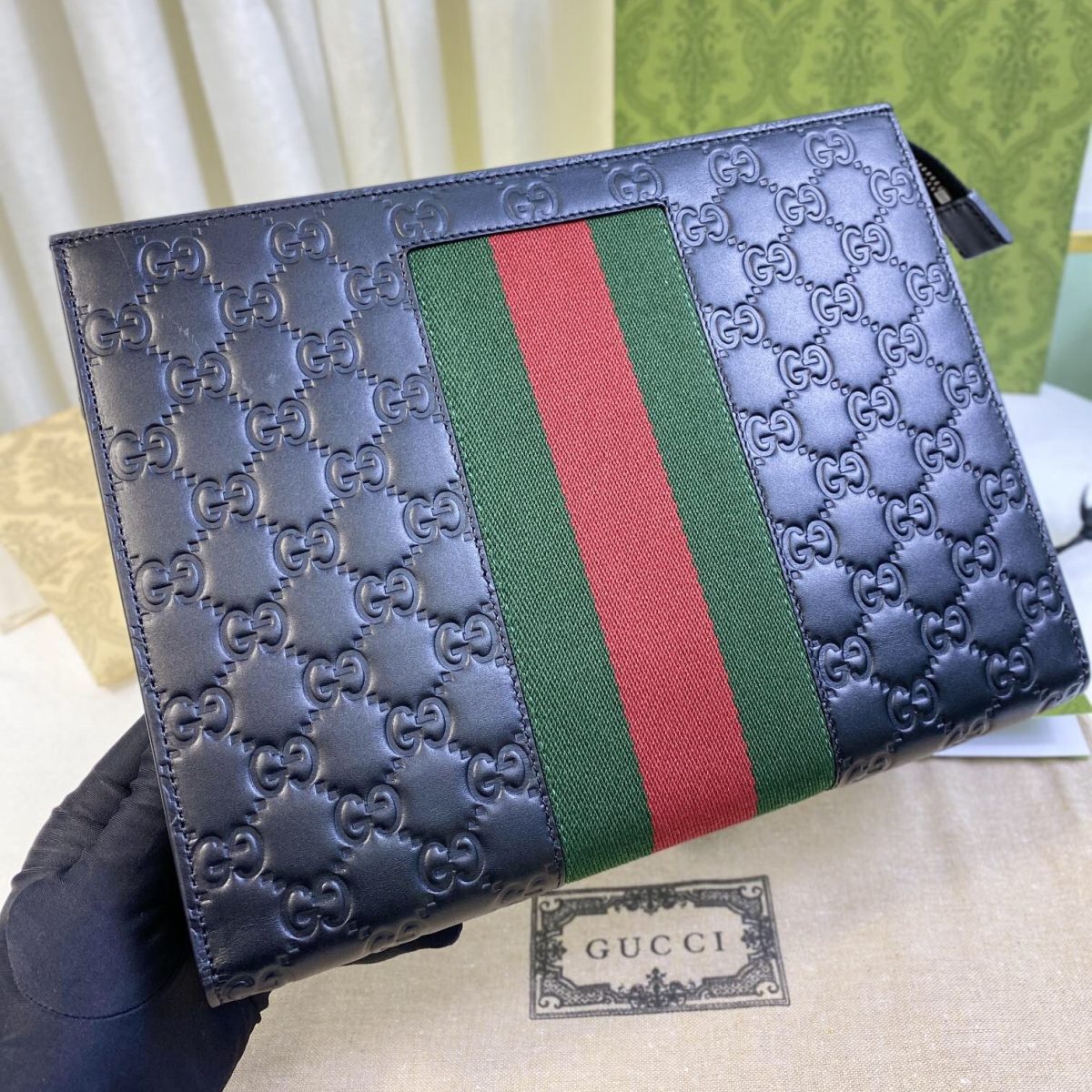 Gucci New GG Supreme Pouch Size 26*20*6cm Style 475316 - Image 1