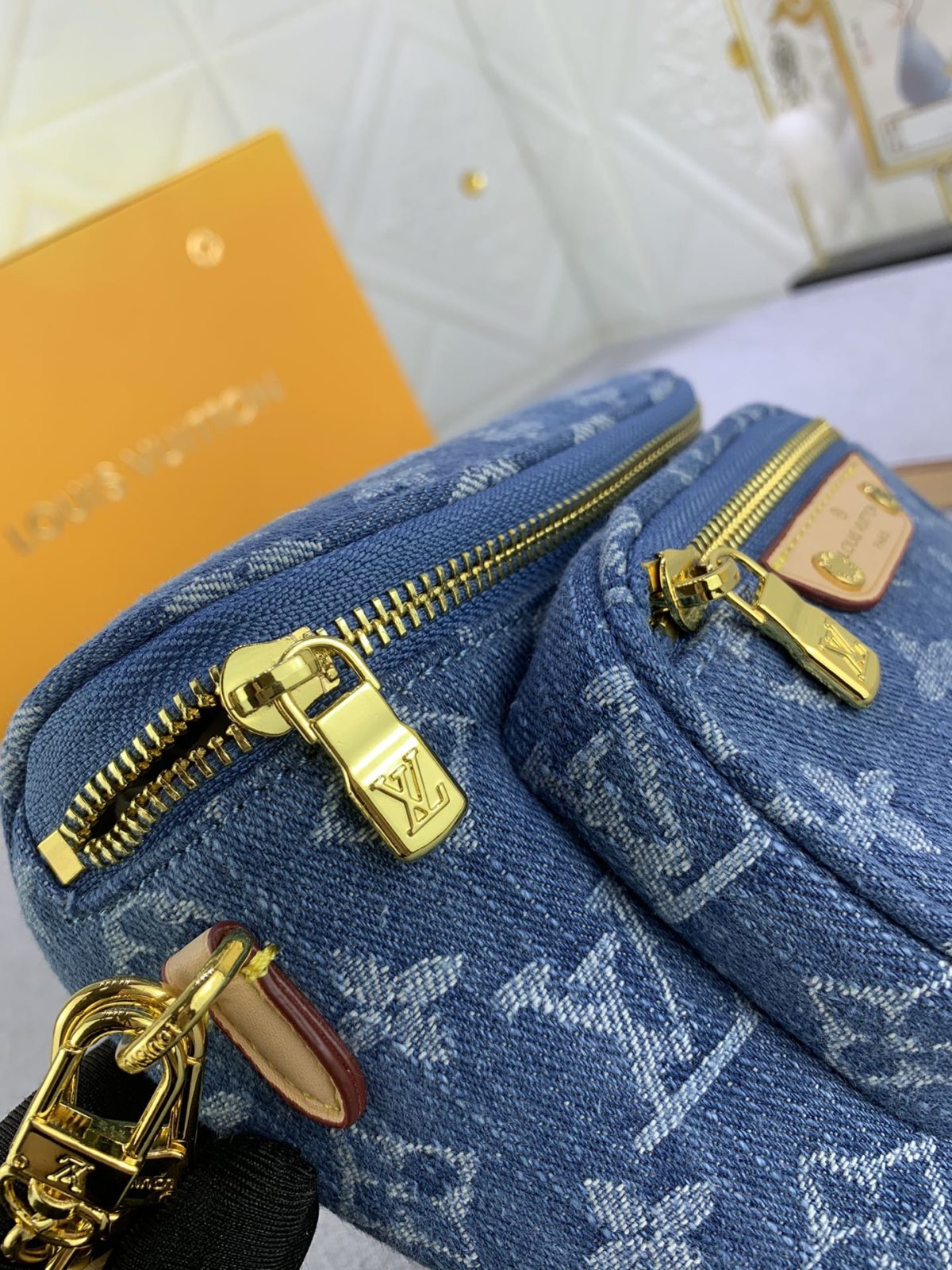 Louis Vuitton M82335 Mini Bumbag Shoulder Bags Size 17*12*9cm - Image 6