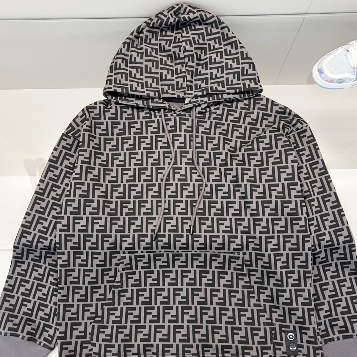 Fendi Unisex Sweatshirt Size S-XL - Image 2