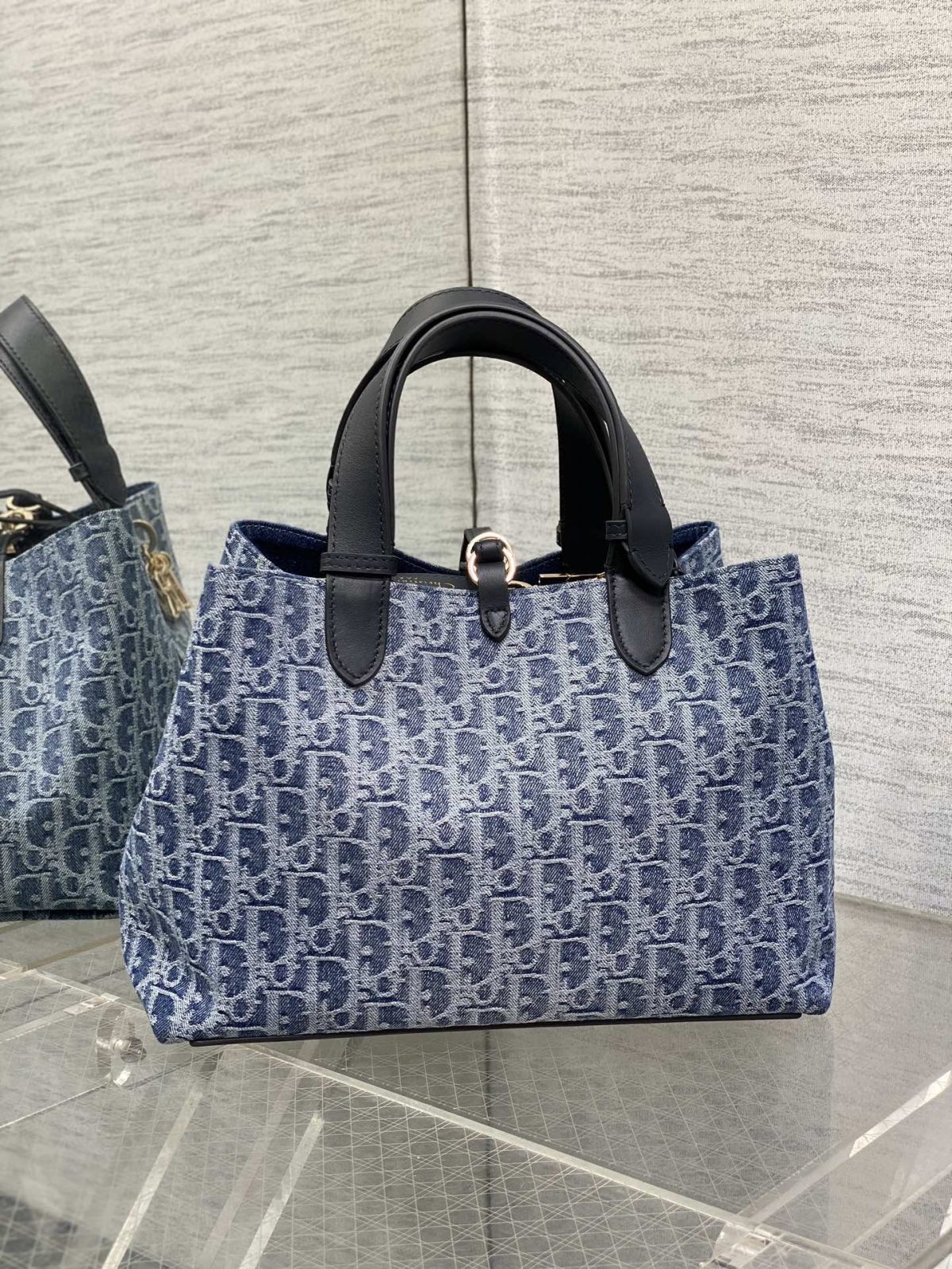 Dior Toujours Handbags Size 28.5*19*21 - Image 4