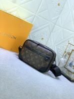Louis Vuitton M82542 Alpha Shoulder Bags Size 11*18*6cm - Image 2