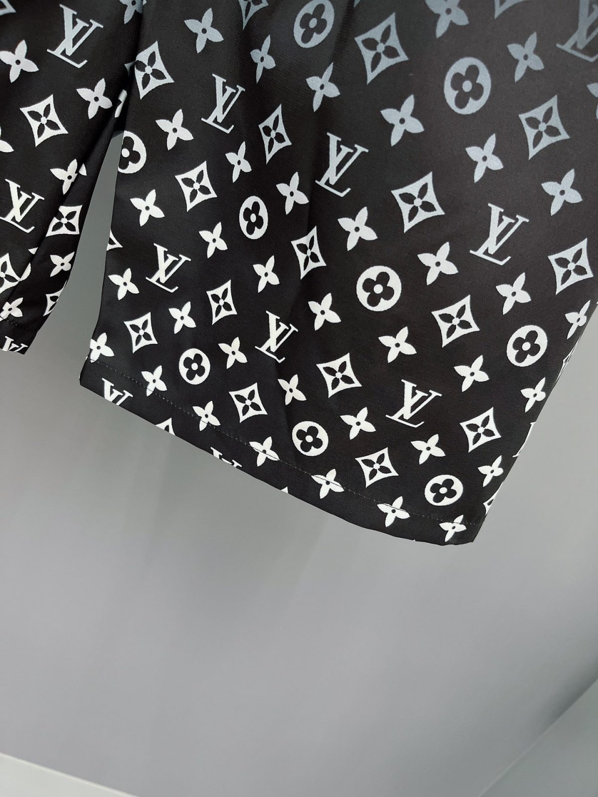 Louis Vuitton Beach Pants Size M-XXXL - Image 6