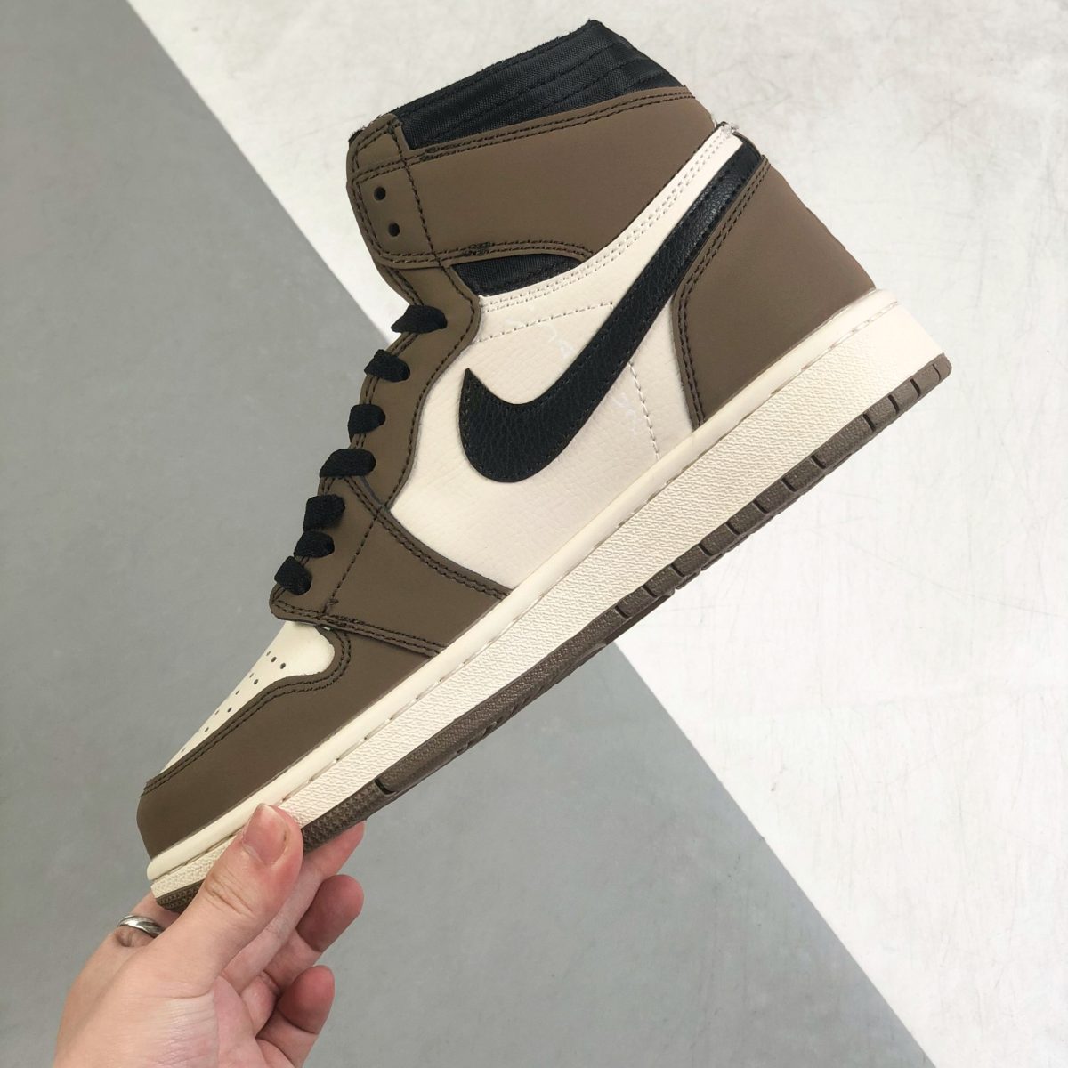 Nike Air Jordan 1 x Travis Scott High Top Sneaker Shoes Gr. 36-46 - Image 3