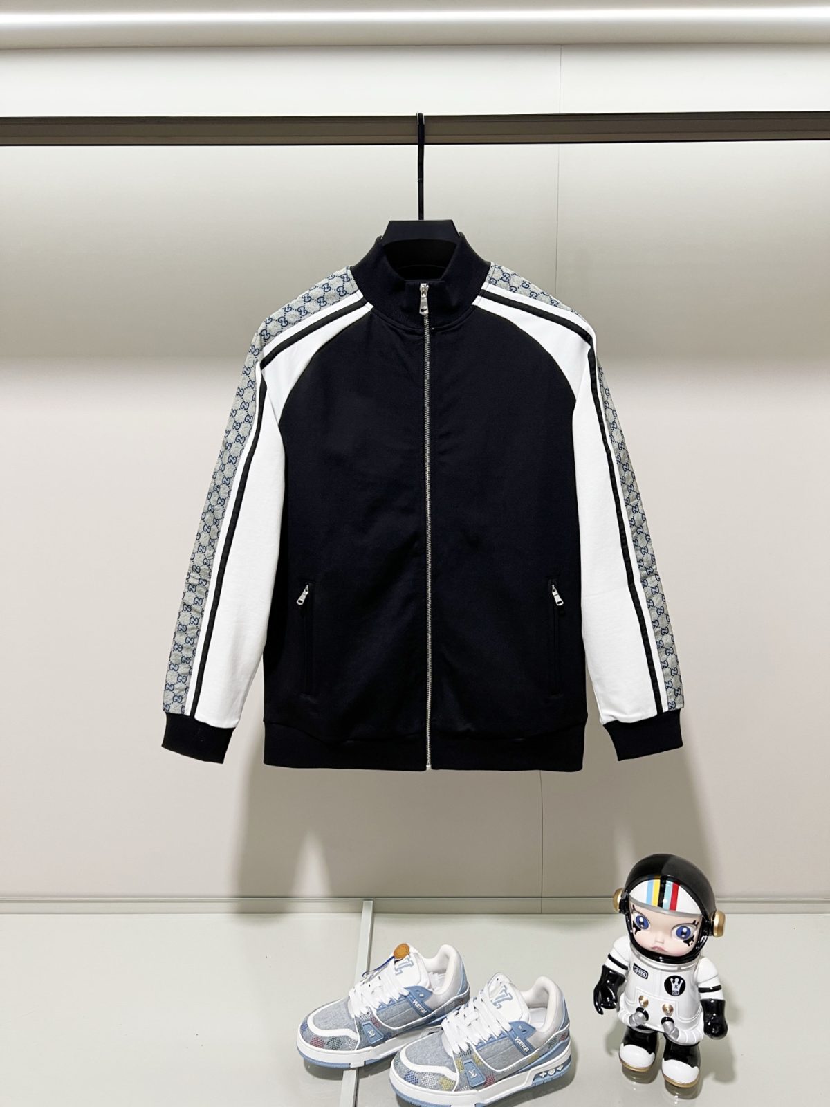 Gucci Unisex Jacket Size S-XXL - Image 1