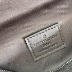 Louis Vuitton M46035 Discovery BumbagMen Bags Size 44*15*9cm - Image 10