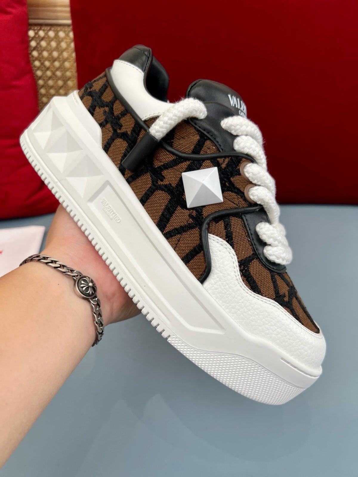 Valentino 2023 new Sneaker size 35-46 - Image 9