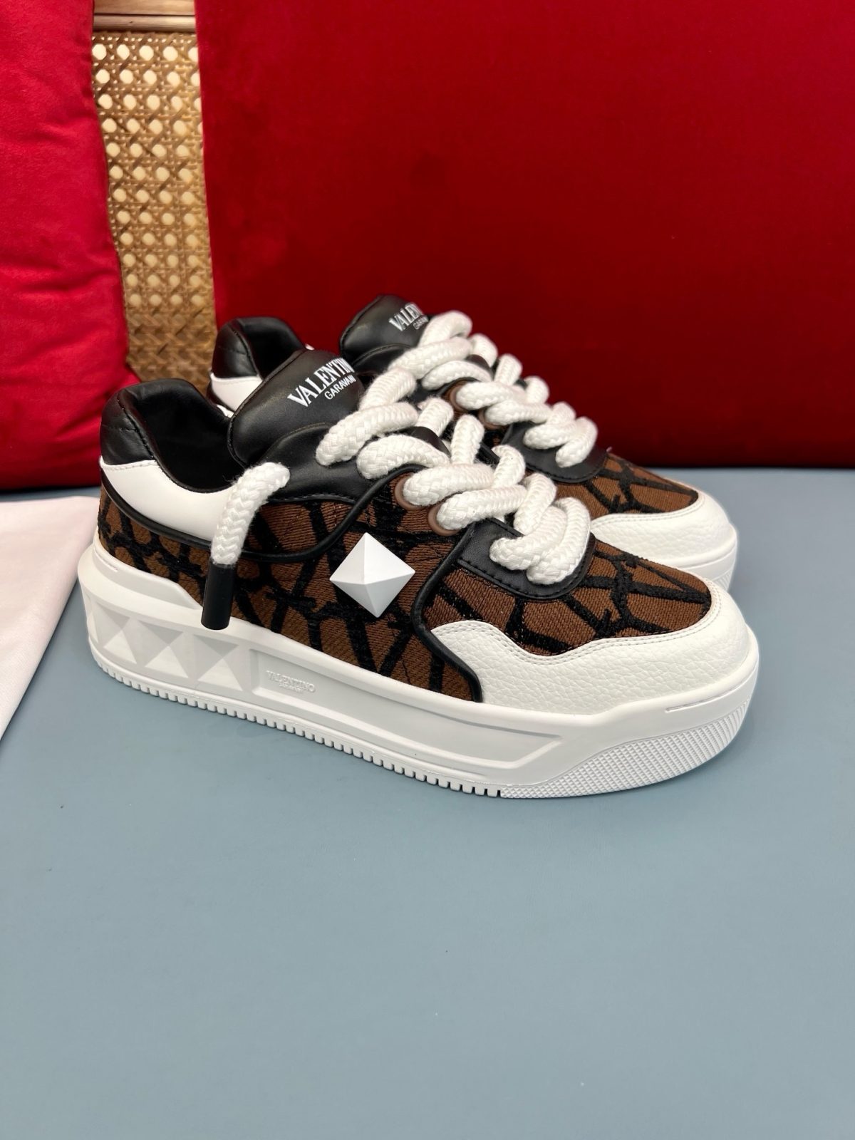 Valentino 2023 new Sneaker size 35-46 - Image 6