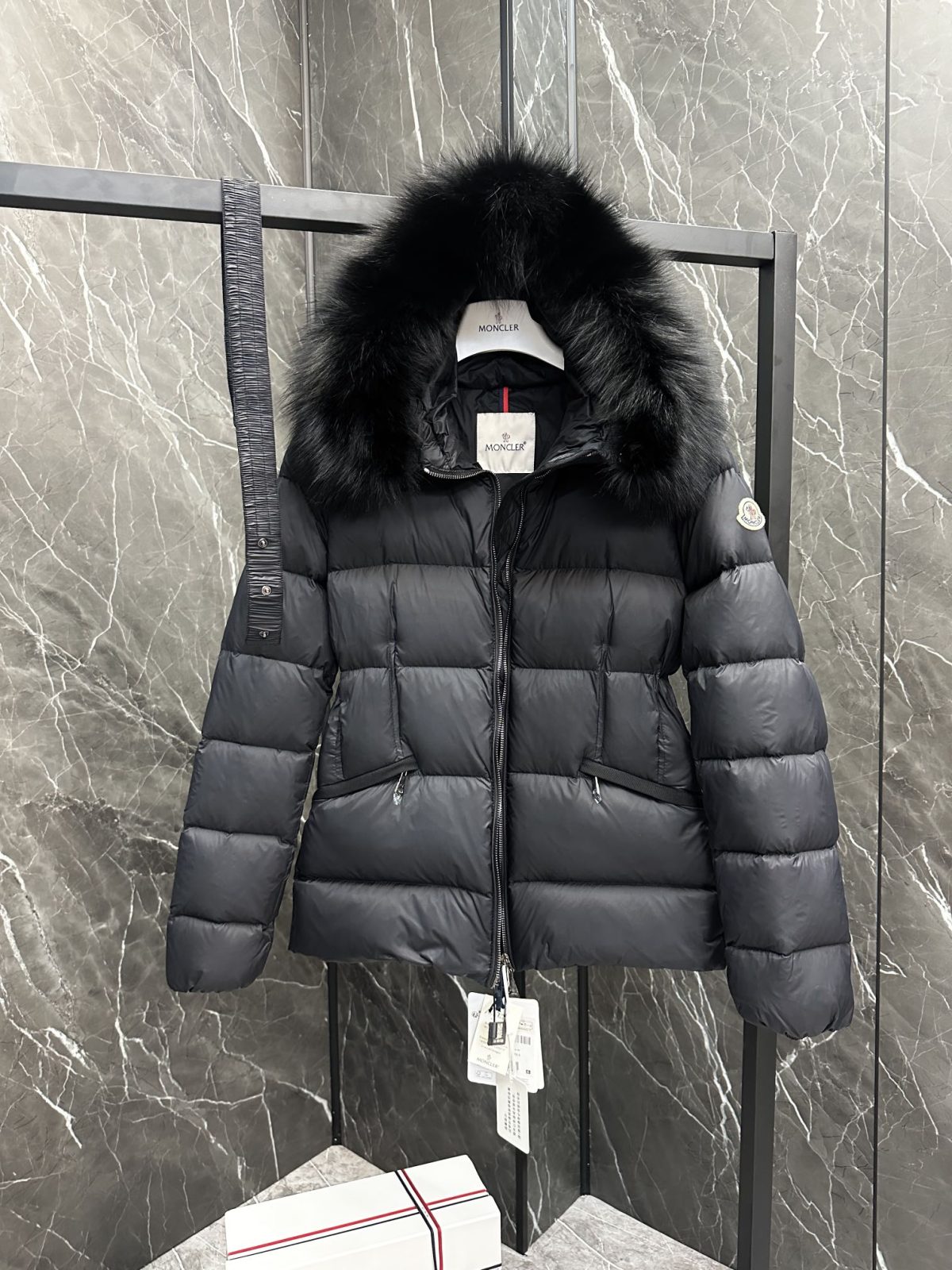 Moncler Boed Women Down Jacket Size S-XL - Image 5