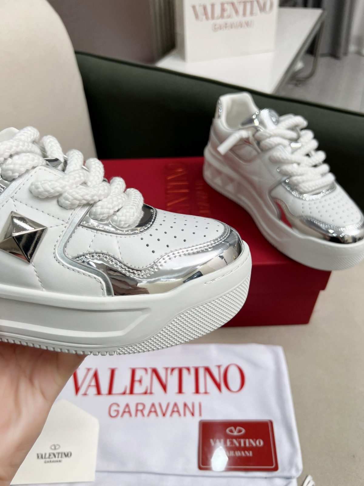 Valentino 2023 new Sneaker size 35-46 - Image 9