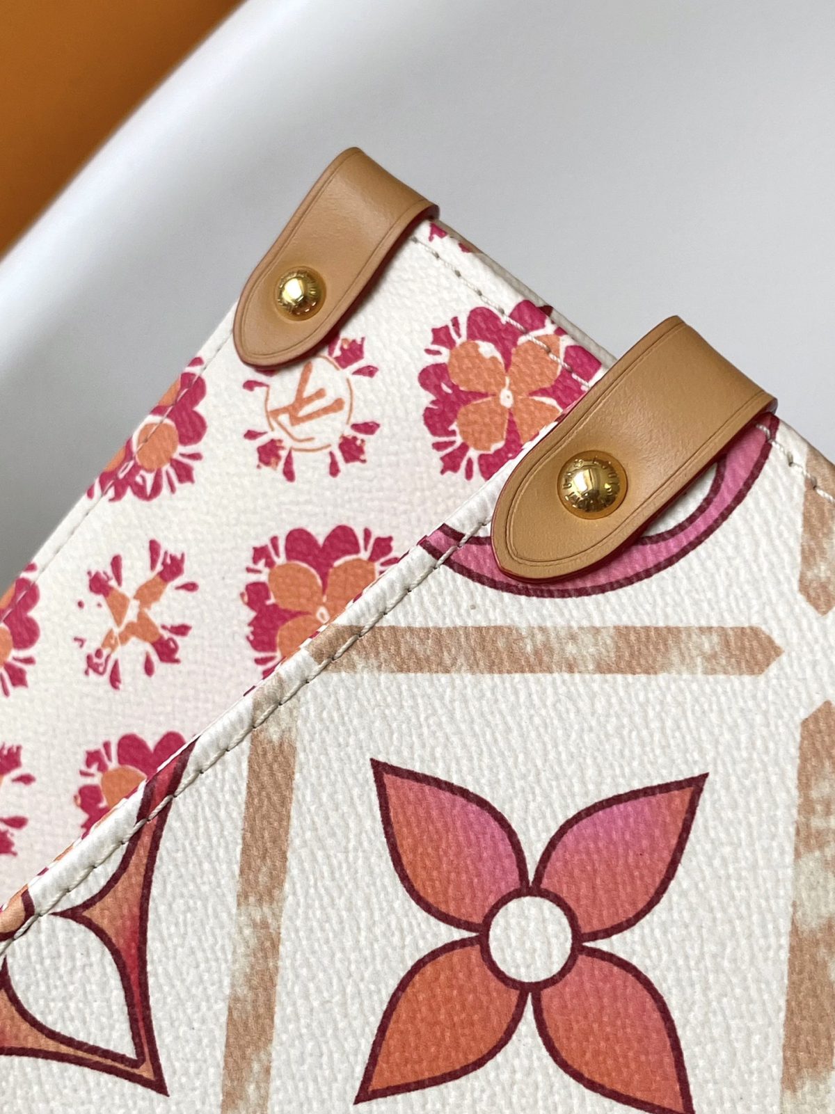 Louis Vuitton M11265 OnTheGo MM Shopping Bags Size 35*27*14cm - Image 6