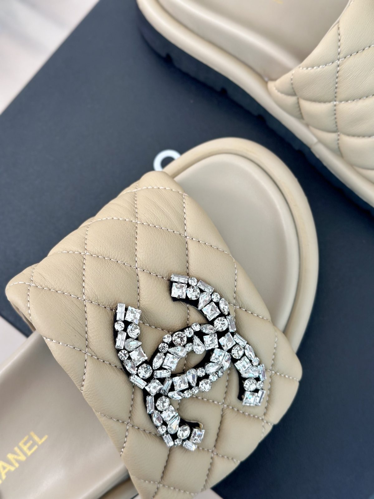 Chanel 2024 New Slippers Size 36-41 - Image 7